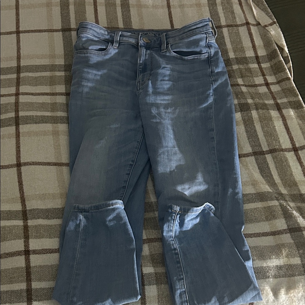 American Eagle Outfitters Light Blue Cropped Jeans